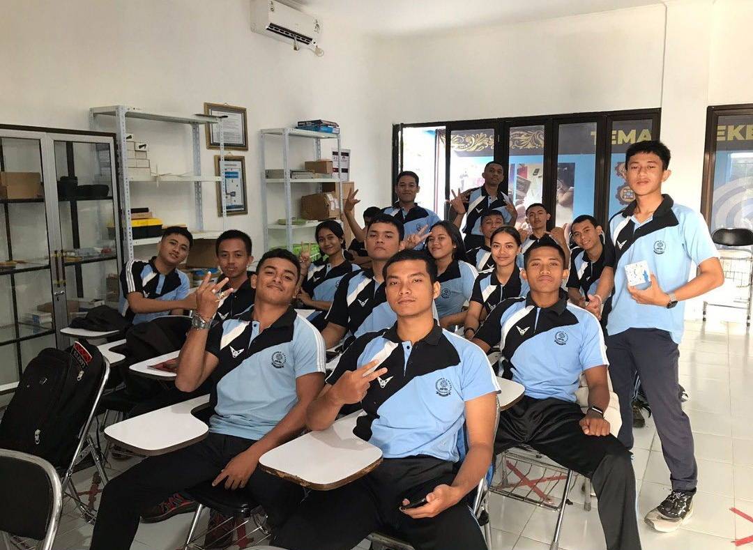 Bekerja di Luar Negeri Lulusan SMKP Cakra Nusantara Ternyata Sangat Menjanjikan