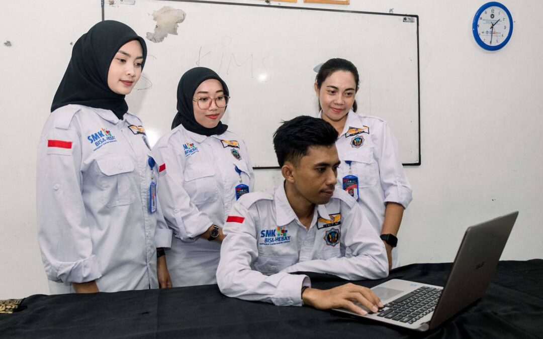 Apakah SMK Industri Penerbangan Cakra Nusantara Punya Program Beasiswa?