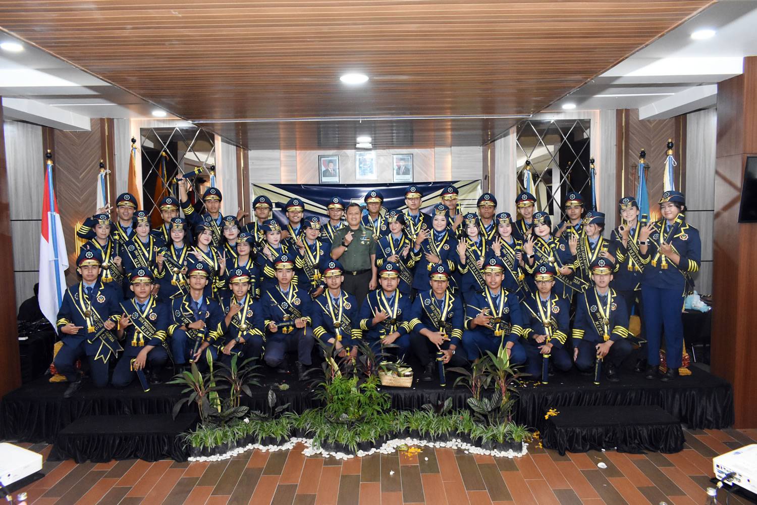 Smk industri penerbangan cakra nusantara denpasar