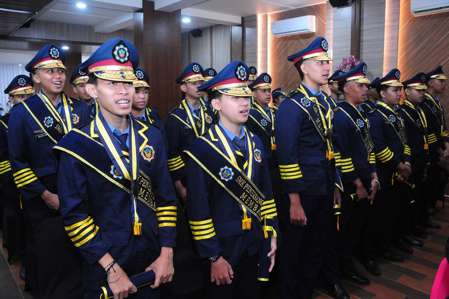 Smk industri penerbangan cakra nusantara denpasar